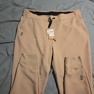 On Cloud Tan Sweatpants XL